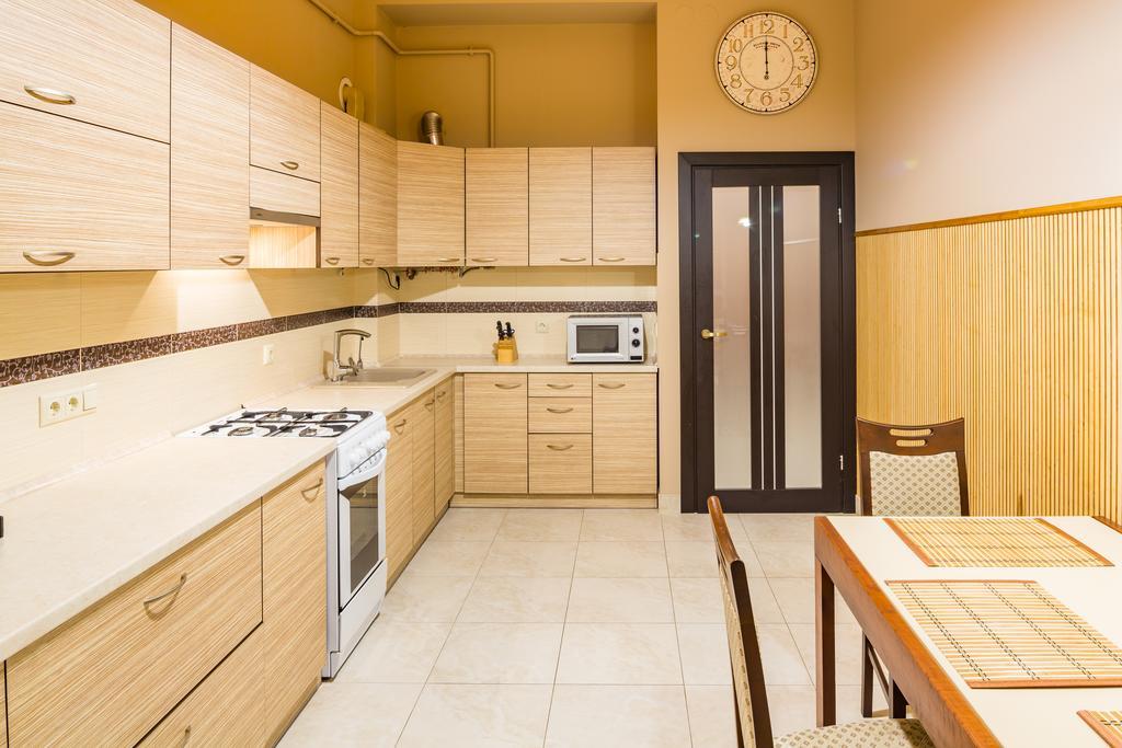 Apartments Alfa Tsekhova 1 Lviv Dış mekan fotoğraf