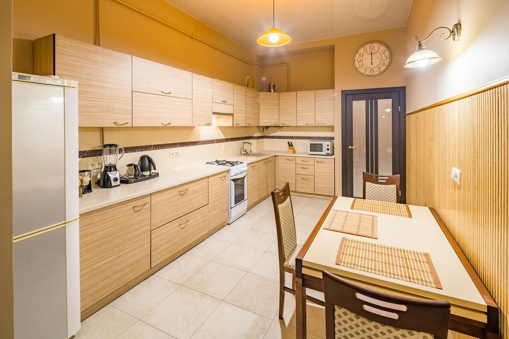 Apartments Alfa Tsekhova 1 Lviv Dış mekan fotoğraf